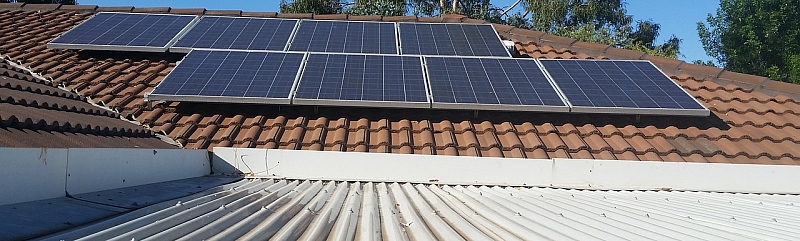 Isplati li se postavljanje male solarne elektrane bez baterija na krov kuće? 
